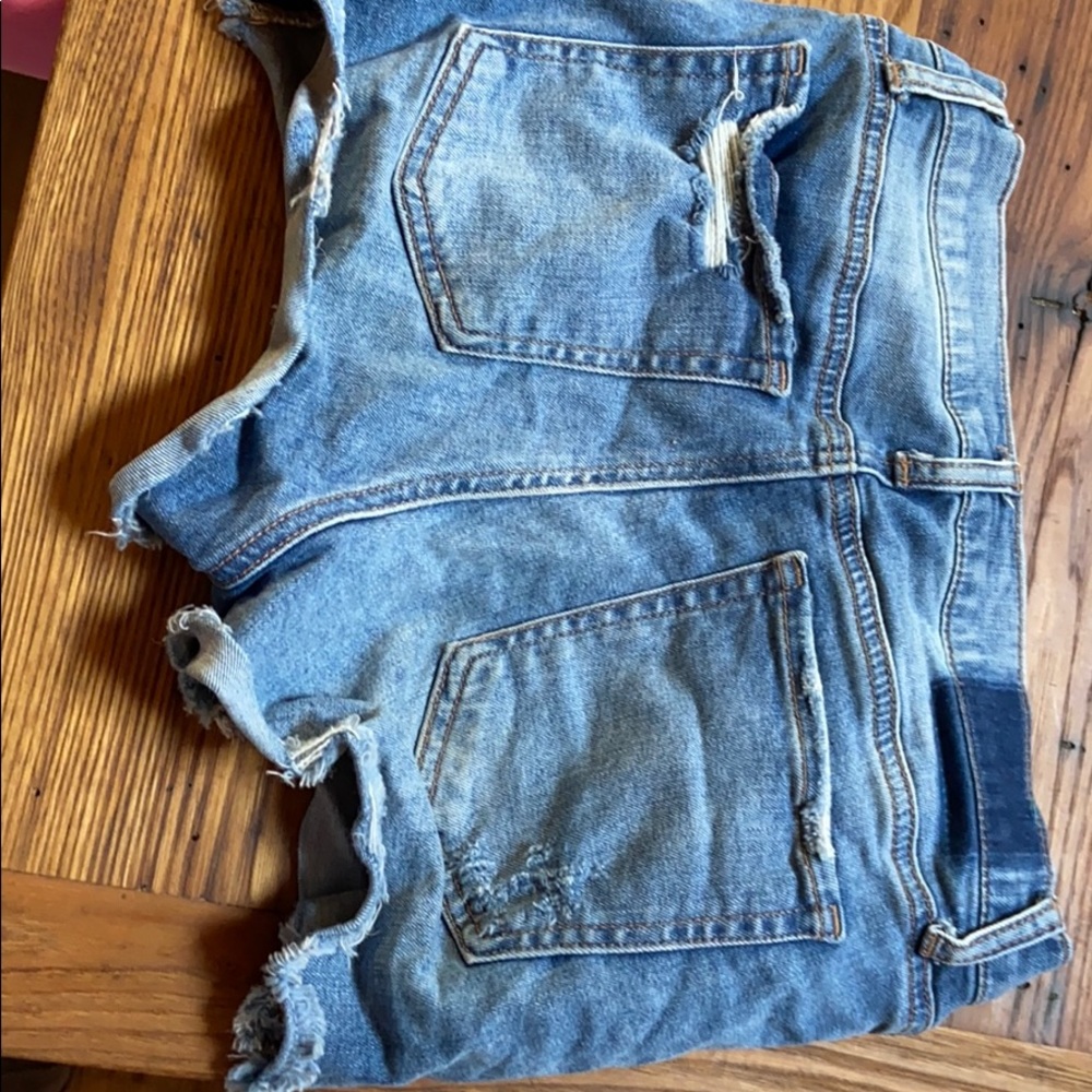 Shorts - Picture 2 of 5